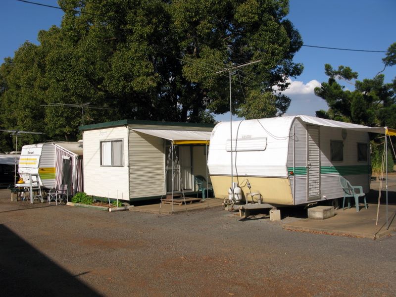 Twin Gums Caravan Park - Nanango: On site caravans for rent