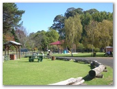 Nannup Caravan Park - Nannup: Picnic and BBQ area and entrance to park.