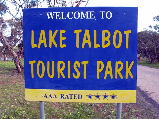 Lake Talbot Tourist Park - Narrandera: Lake Talbot Tourist Park welcome sign