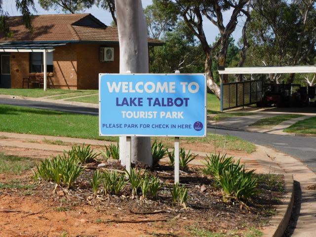 Lake Talbot Tourist Park - Narrandera: Welcome sign