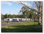 Lake Talbot Tourist Park - Narrandera: Drive through powered sites for caravans