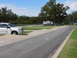 Lake Talbot Tourist Park - Narrandera: Drive through powered sites