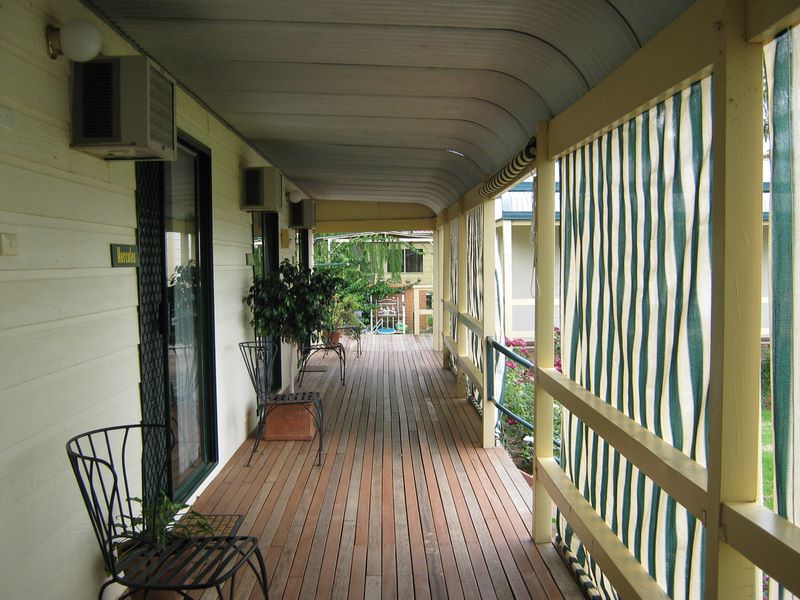 Narromine Tourist Park - Narromine: Motel style accommodation 