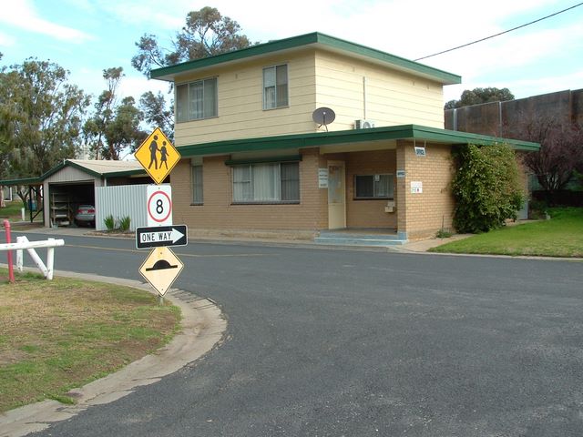 Nhill Caravan Park - Nhill: Reception and office