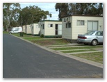 Nhill Caravan Park - Nhill: Cottage accommodation, ideal for families, couples and singles