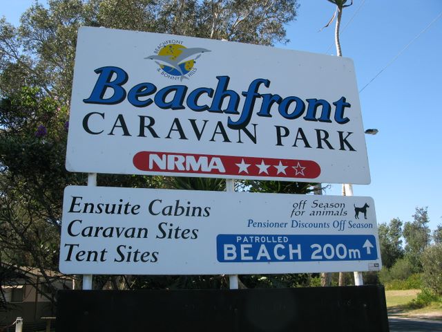 Beachfront Holiday Park - North Haven: Beachfront Caravan Park welcome sign