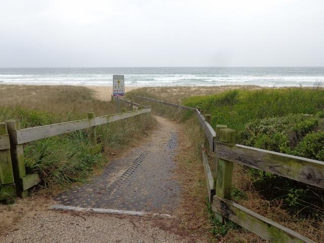 Beachfront Holiday Park - North Haven: Short walk on the road to the beach
