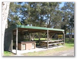 Beachfront Holiday Park - North Haven: Camp kitchen and BBQ area