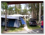 Brigadoon Holiday Park - North Haven: Camping during peak holiday season.