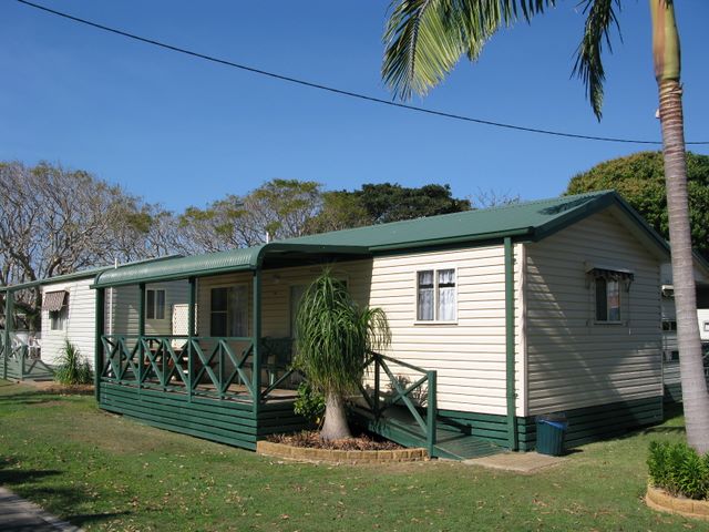 Jacaranda Caravan Park - North Haven: Cottage accommodation, ideal for families, couples and singles