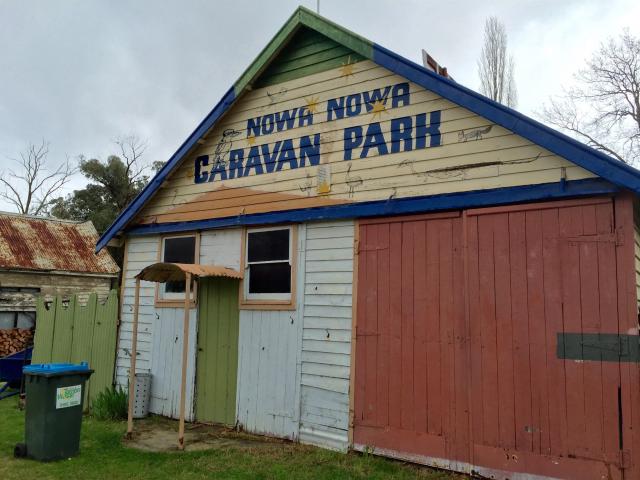 Nowa Nowa Camping and Caravan Park - Nowa Nowa: A really quirky interesting Caravan Park