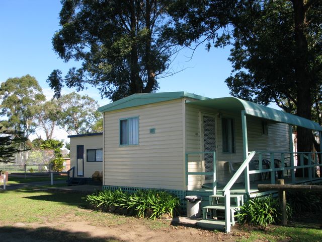 Shoalhaven Caravan Village - Nowra: Cottage accommodation, ideal for families, couples and singles