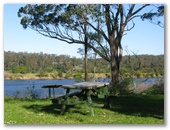 Nowra Wildlife Park Reserve - Nowra North: Riverside picnic area.
