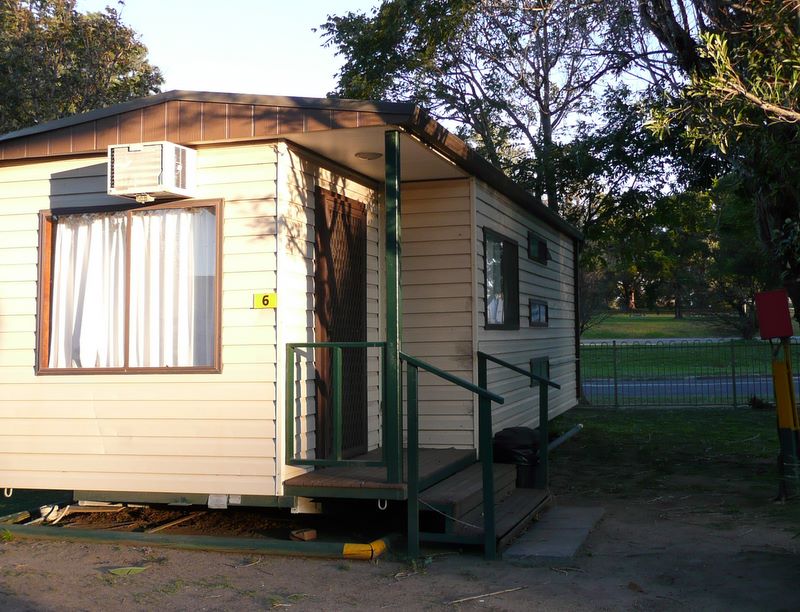 The Willows - Nowra: Cottage accommodation, ideal for families, couples and singles