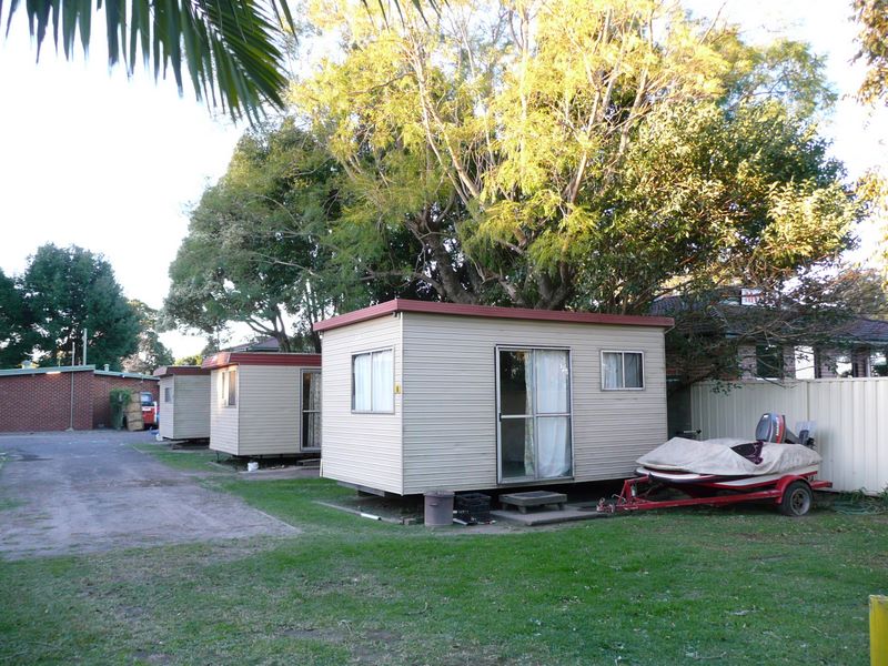The Willows - Nowra: Budget cabin accommodation