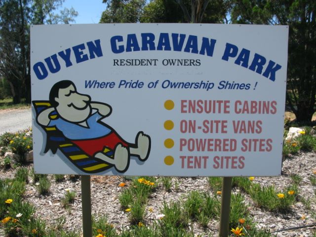 Ouyen Caravan Park - Ouyen: Ouyen Caravan Park welcome sign.