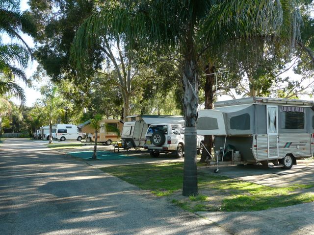 Perth Central Caravan Park - Ascot: Good paved roads throughout the park