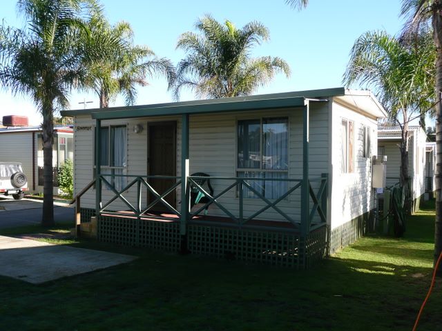 Perth Central Caravan Park - Ascot: Cottage accommodation ideal for families, couples and singles