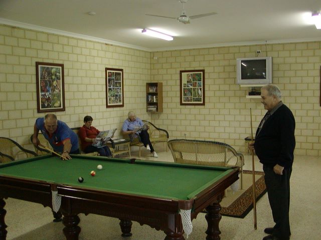 Banksia Tourist Park - Midland Perth: Pool table