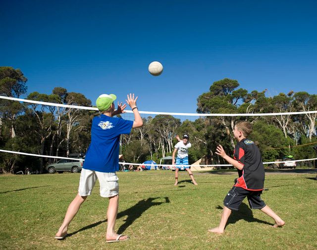 BIG4 Phillip Island Caravan Park - Newhaven Phillip Island: Lots of open space for volleyball.