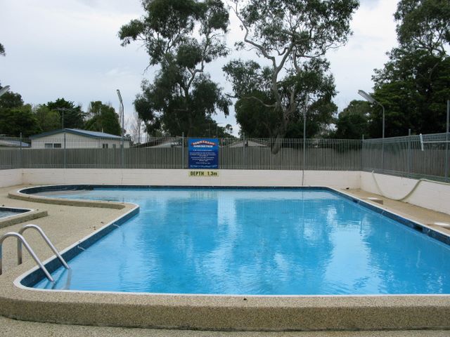 Boomerang Caravan Park - Cowes Phillip Island: Swimming pool