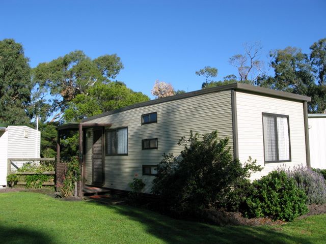 Port Albert Seabank Caravan Park - Port Albert: Cottage accommodation ideal for families, couples and singles