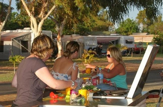Cooke Point Holiday Park - Port Hedland: Outdoor BBQ