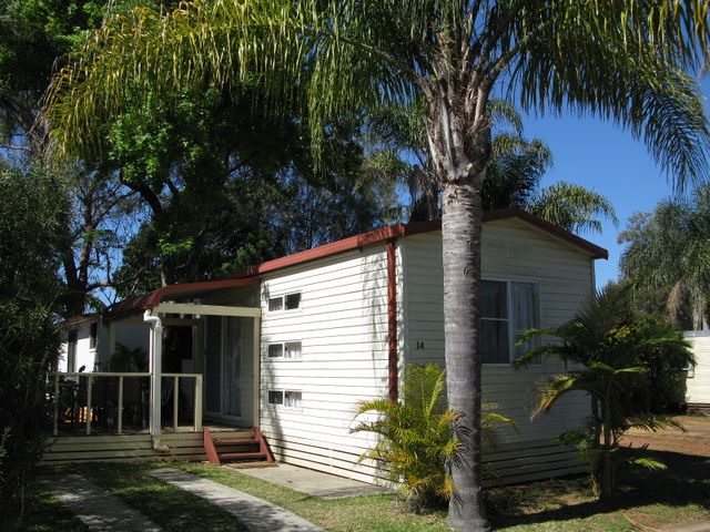Melaleuca Caravan Park - Port Macquarie: Cottage accommodation, ideal for families, couples and singles
