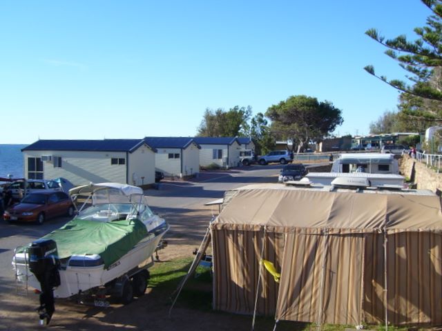 Gulfhaven Caravan Park - Port: Waterfront cottages and powered sites.