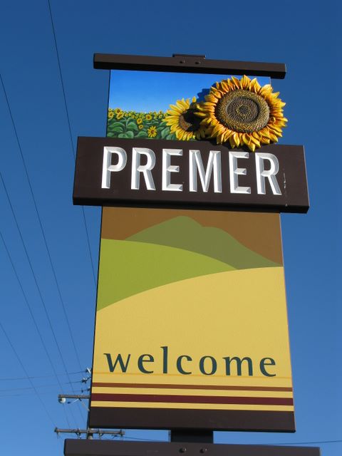 Premer Lions Park Caravan Park - Premer: Premer Town welcome sign