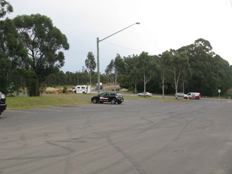 Princes Highway and Sussex Inlet Road Turnoff - Sussex Inlet: Plenty of space.