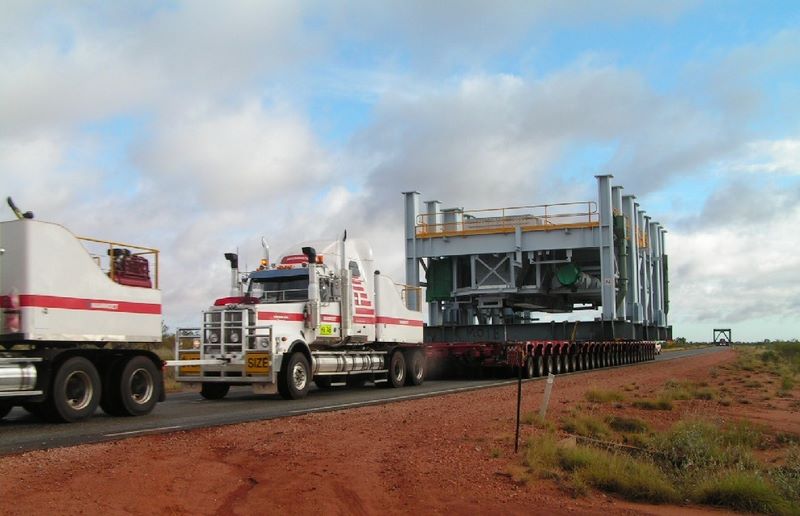 Indee Station Farmstay - Pt Hedland: Heavy haul to Karajini mine site near Indee Station Farmstay