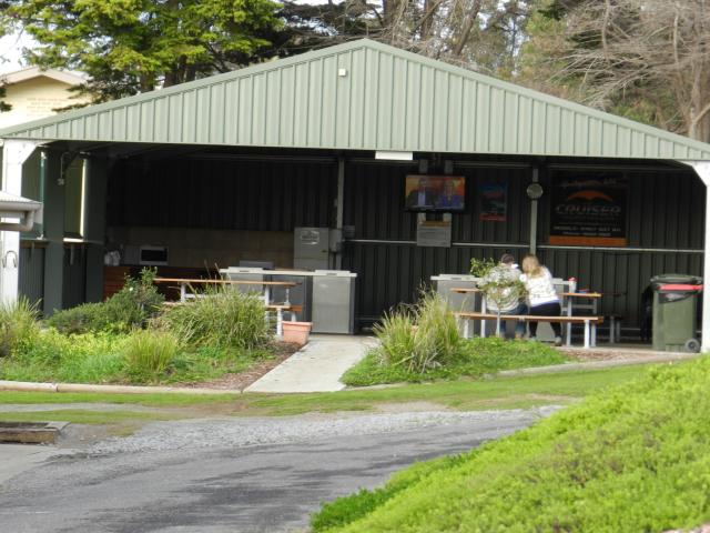Port Lincoln Tourist Park - Port Lincoln: Camp kitchen