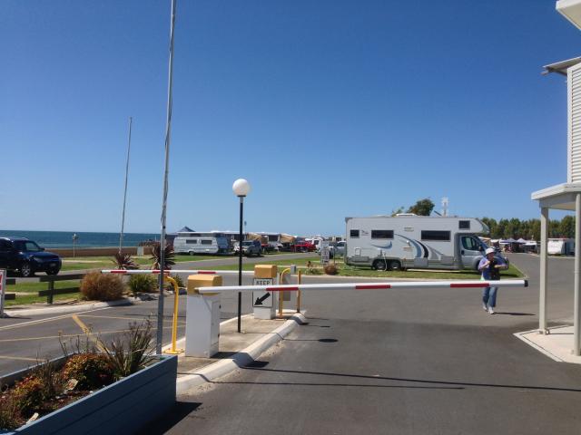 Port Vincent Foreshore Caravan Park - Port Vincent: Entrance to Park