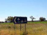 Ooma Creek Rest Area - Pullabooka: Access is clearly marked.