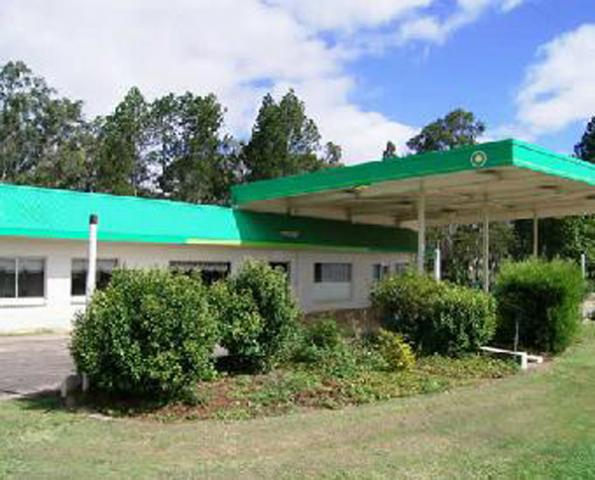 Tall Timbers Motel & Caravan Park - Ravenshoe: BP Service Station adjacent to the motel