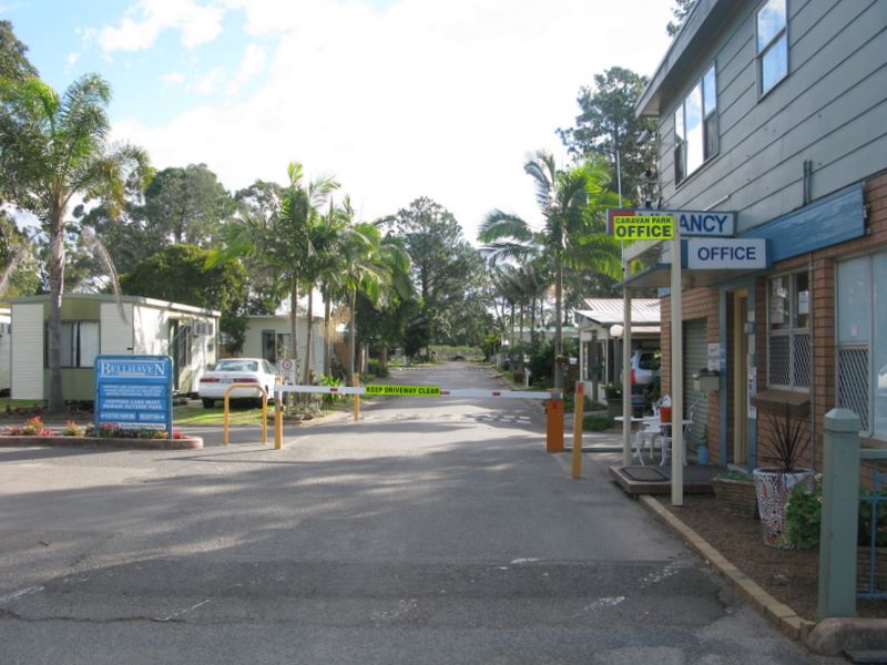 Bellhaven Caravan Park - Raymond Terrace: Secure entrance and exit with office on right.