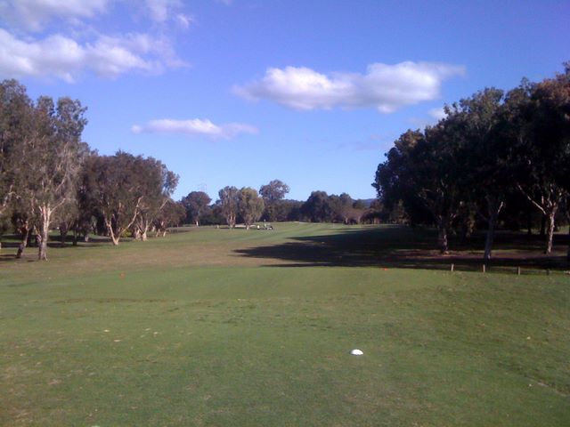 The Colonial Golf Course - Robina Gold Coast: Fairway view on Hole 6