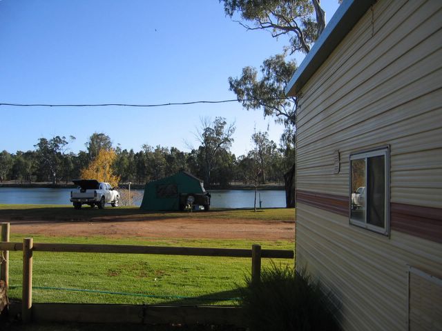 Riverside Caravan Park - Robinvale: Cabins with views of the river