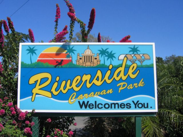 Riverside Tourist Park - Rockhampton: Riverside Caravan Village welcome sign