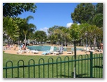 Rollingstone Beach Caravan Resort - Rollingstone: Swimming pool