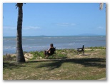Rollingstone Beach Caravan Resort - Rollingstone: Relaxing by the beach