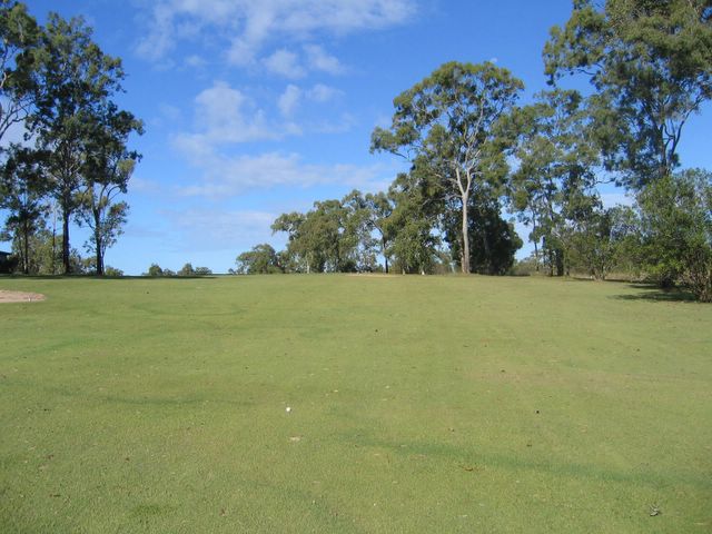 Sarina Golf Course - Sarina: Approach to the green Hole 14