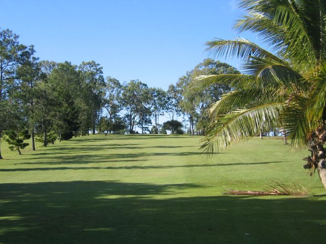 Sarina Golf Course - Sarina: Fairway view Hole 16