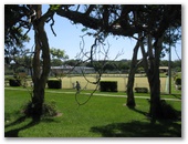 Sawtell Beach Holiday Park - Sawtell: Bowling Green at the entrance to the park