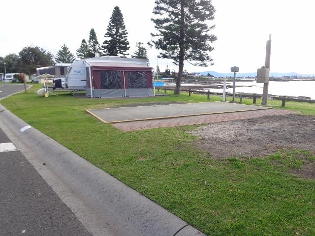 Shellharbour Beachside Tourist Park - Shellharbour: One side of the road has steep gutters so take care if reversing your van over these