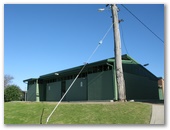 Shoalhaven Ski Park / North Nowra River Front Caravan Park - North Nowra: Amenities block and laundry