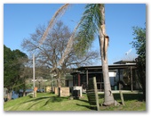Shoalhaven Ski Park / North Nowra River Front Caravan Park - North Nowra: Many of the regulars have their own BBQ