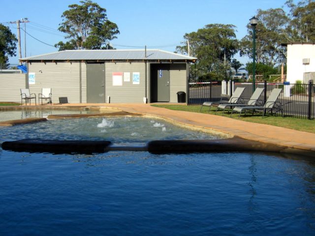 Soldiers Point Holiday Park - Soldiers Point: Swimming pool and spa