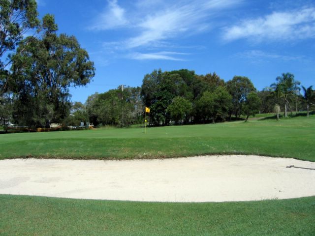 South West Rocks Golf Course - South West Rocks: Green on Hole 5